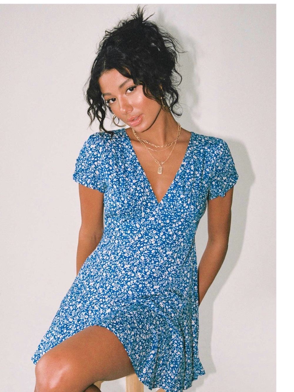 Princess Polly Blue Floral V-Neck Mini Dress with White Daisies